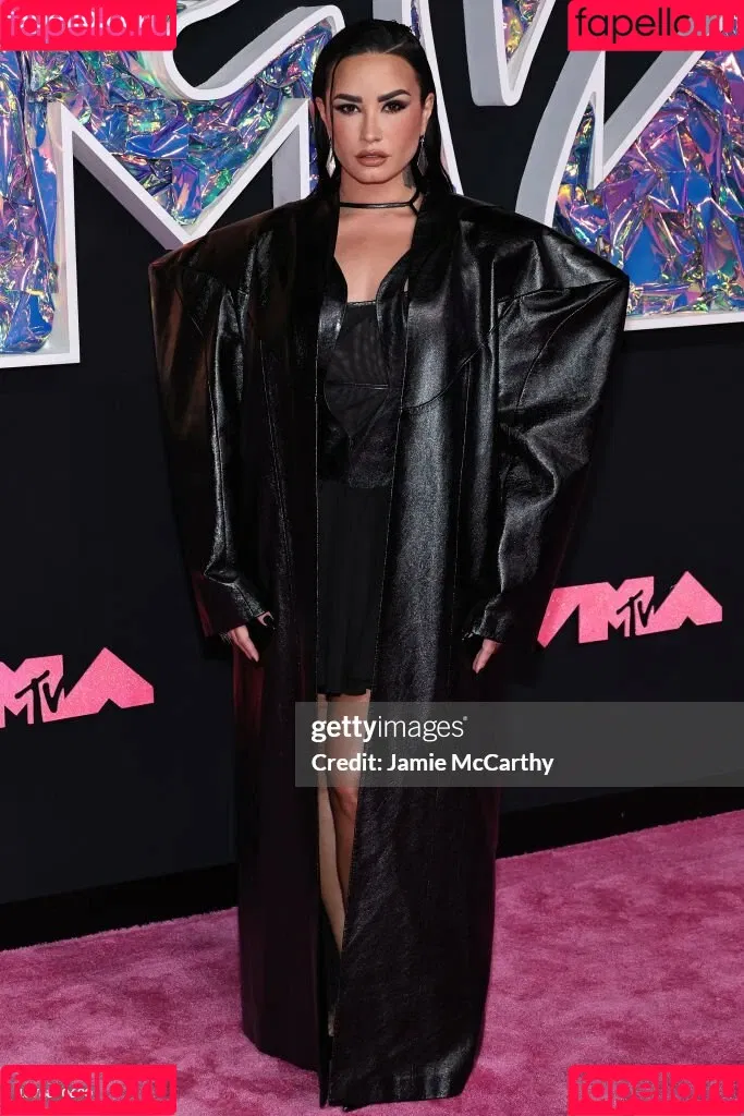 Demi Lovato / ddlovato Onlyfans Photo Gallery 