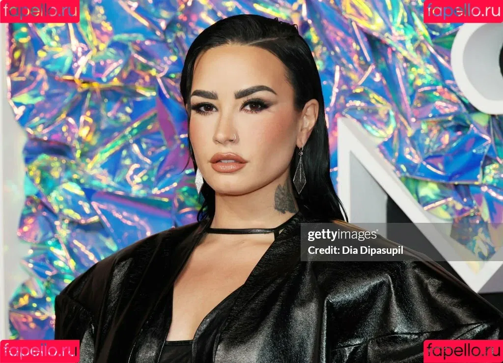 Demi Lovato / ddlovato Onlyfans Photo Gallery 