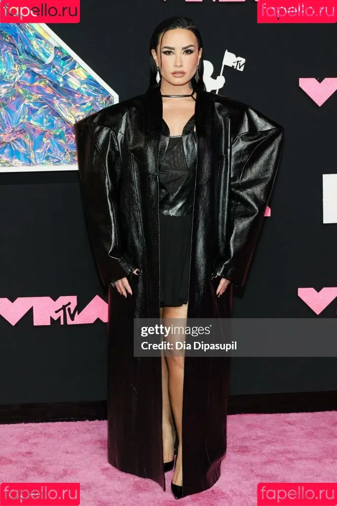 Demi Lovato / ddlovato Onlyfans Photo Gallery 
