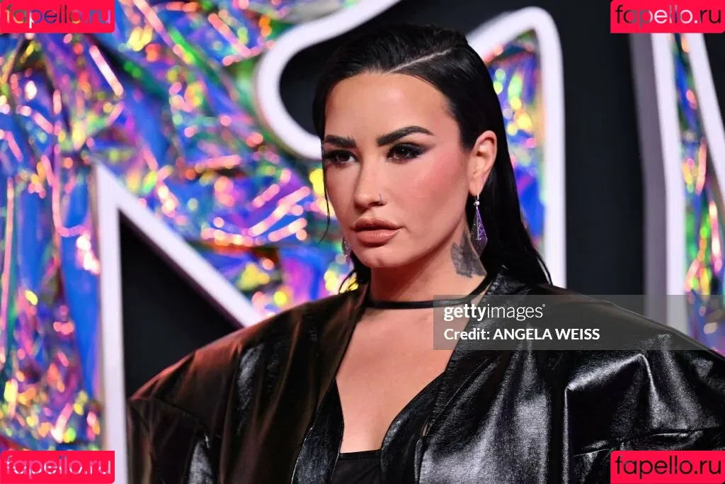 Demi Lovato / ddlovato Onlyfans Photo Gallery 