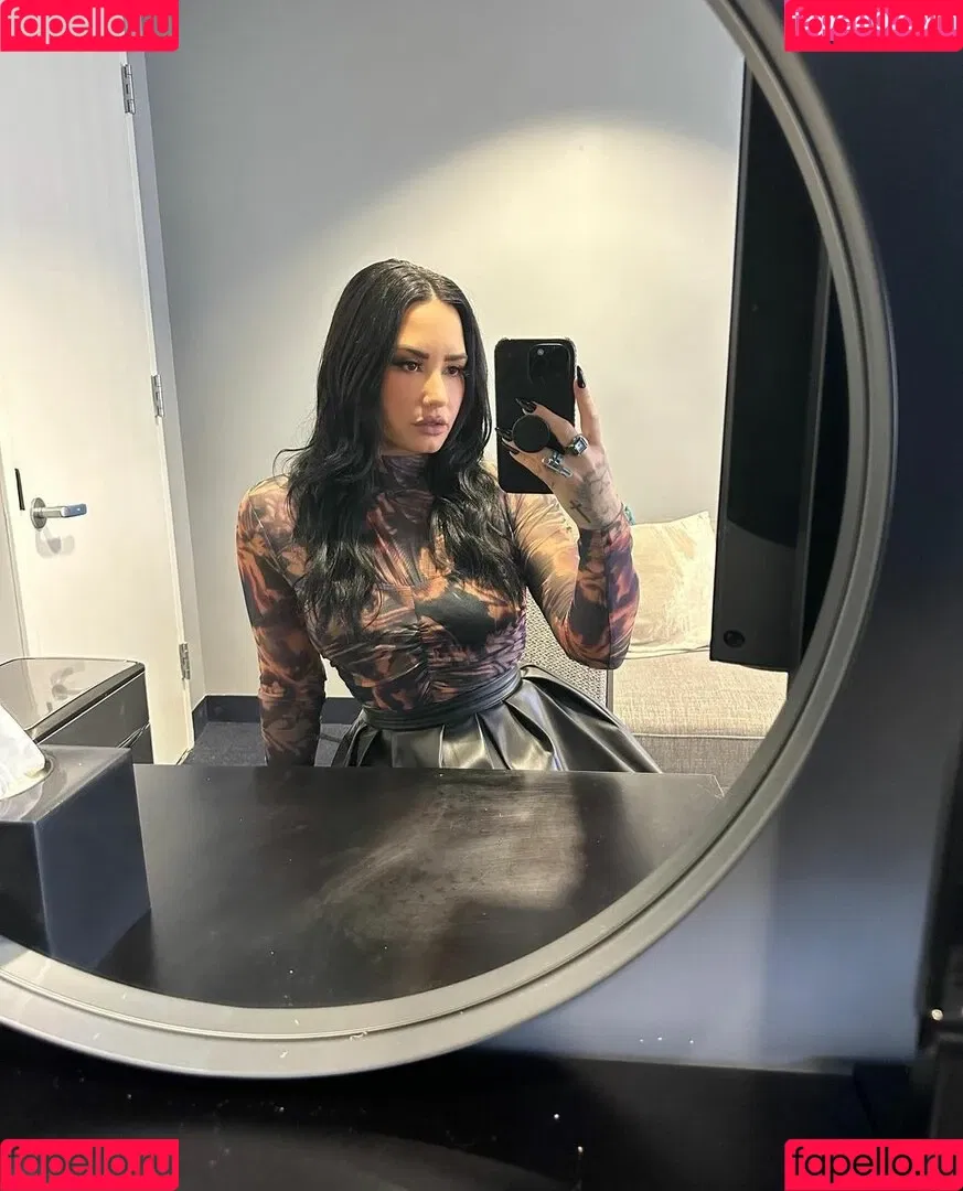 Demi Lovato / ddlovato Onlyfans Photo Gallery 