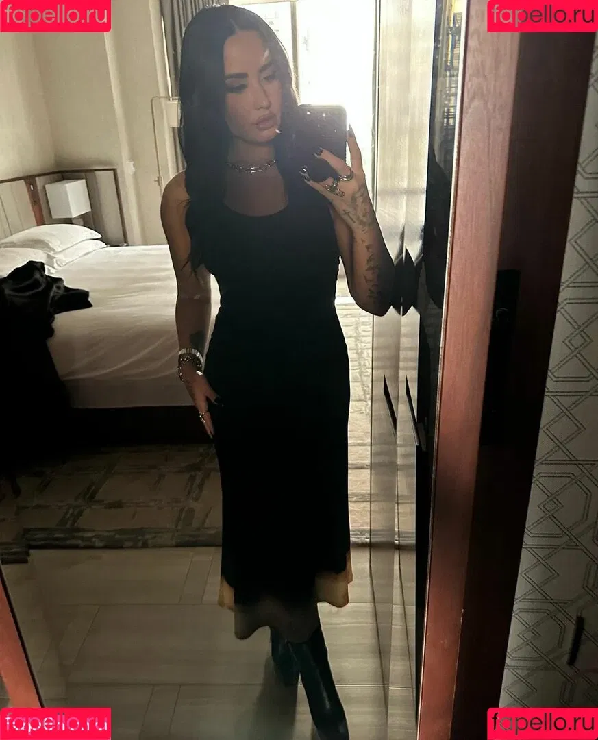 Demi Lovato / ddlovato Onlyfans Photo Gallery 