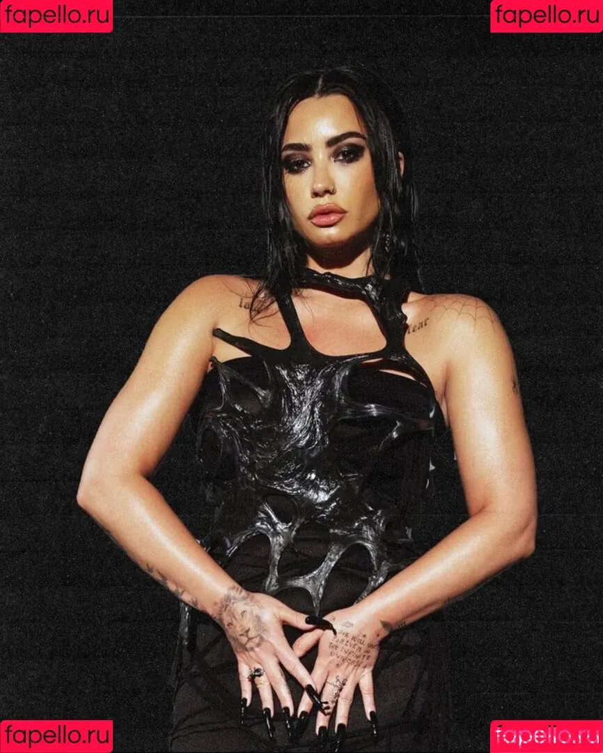 Demi Lovato / ddlovato Onlyfans Photo Gallery 