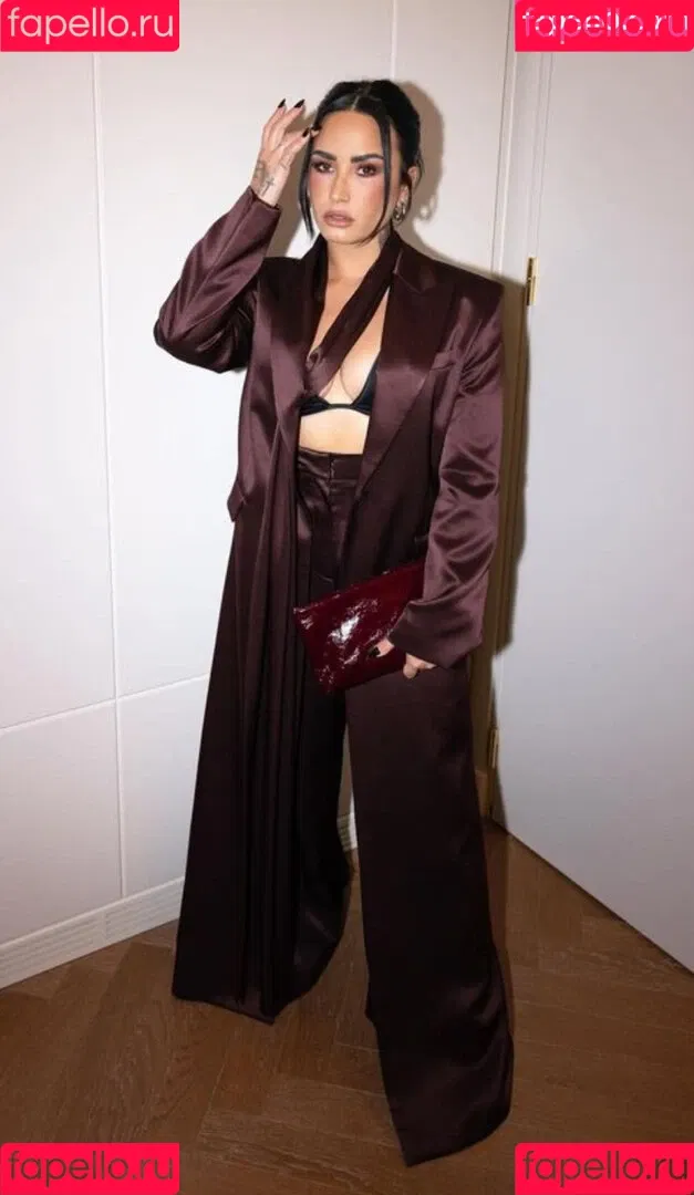 Demi Lovato / ddlovato Onlyfans Photo Gallery 