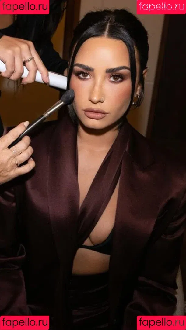 Demi Lovato / ddlovato Onlyfans Photo Gallery 