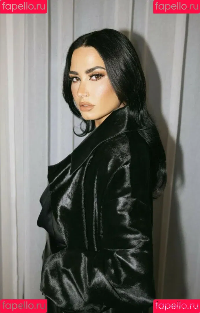 Demi Lovato / ddlovato Onlyfans Photo Gallery 