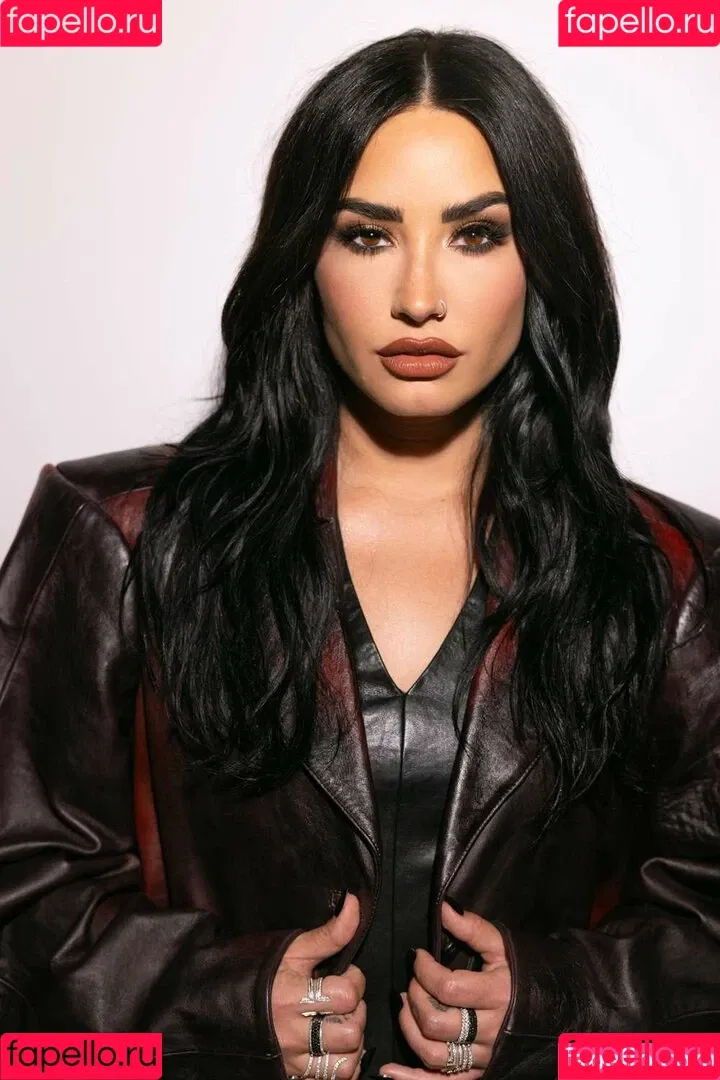 Demi Lovato / ddlovato Onlyfans Photo Gallery 