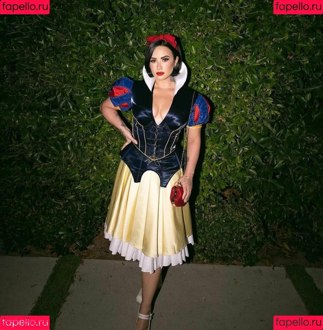 Demi Lovato / ddlovato Onlyfans Photo Gallery 