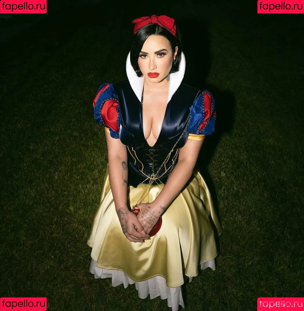 Demi Lovato / ddlovato Onlyfans Photo Gallery 