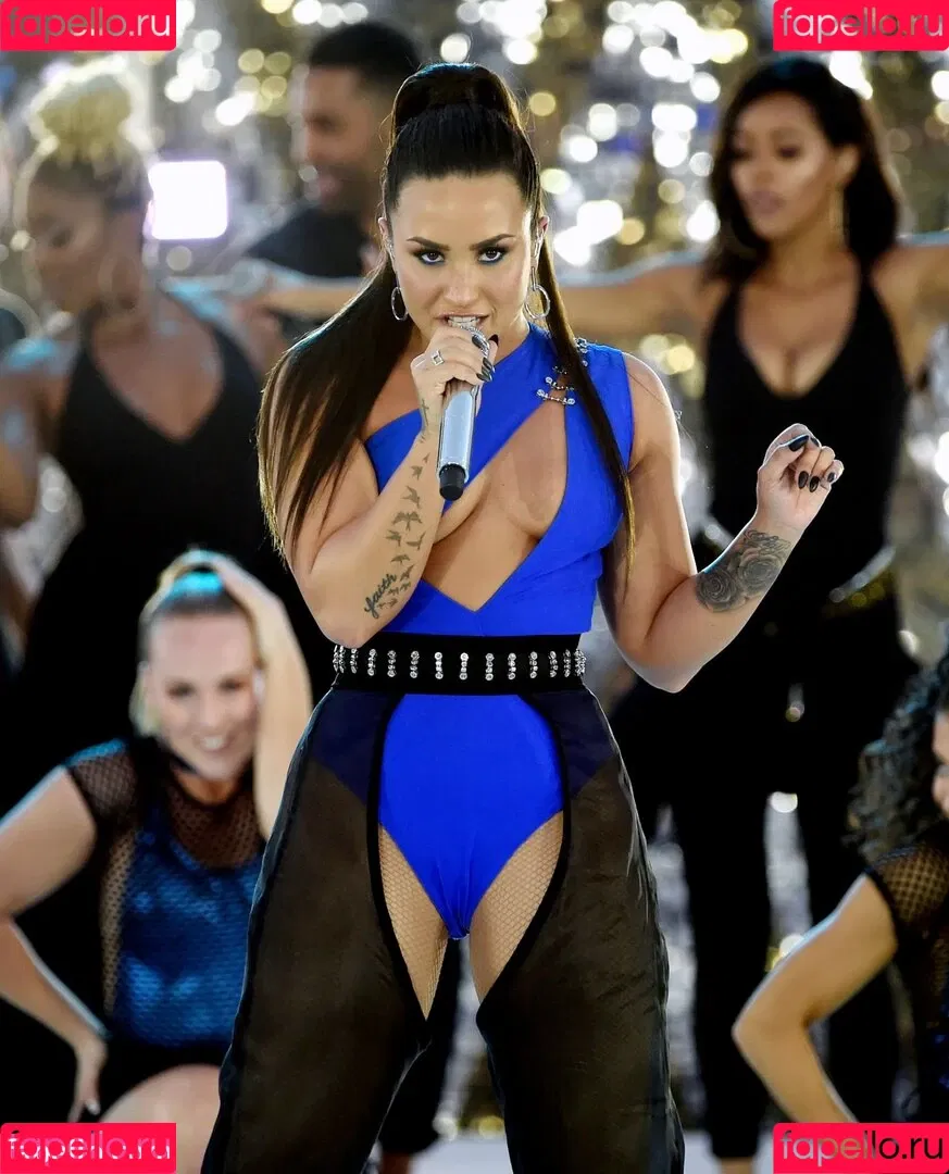 Demi Lovato / ddlovato Onlyfans Photo Gallery 