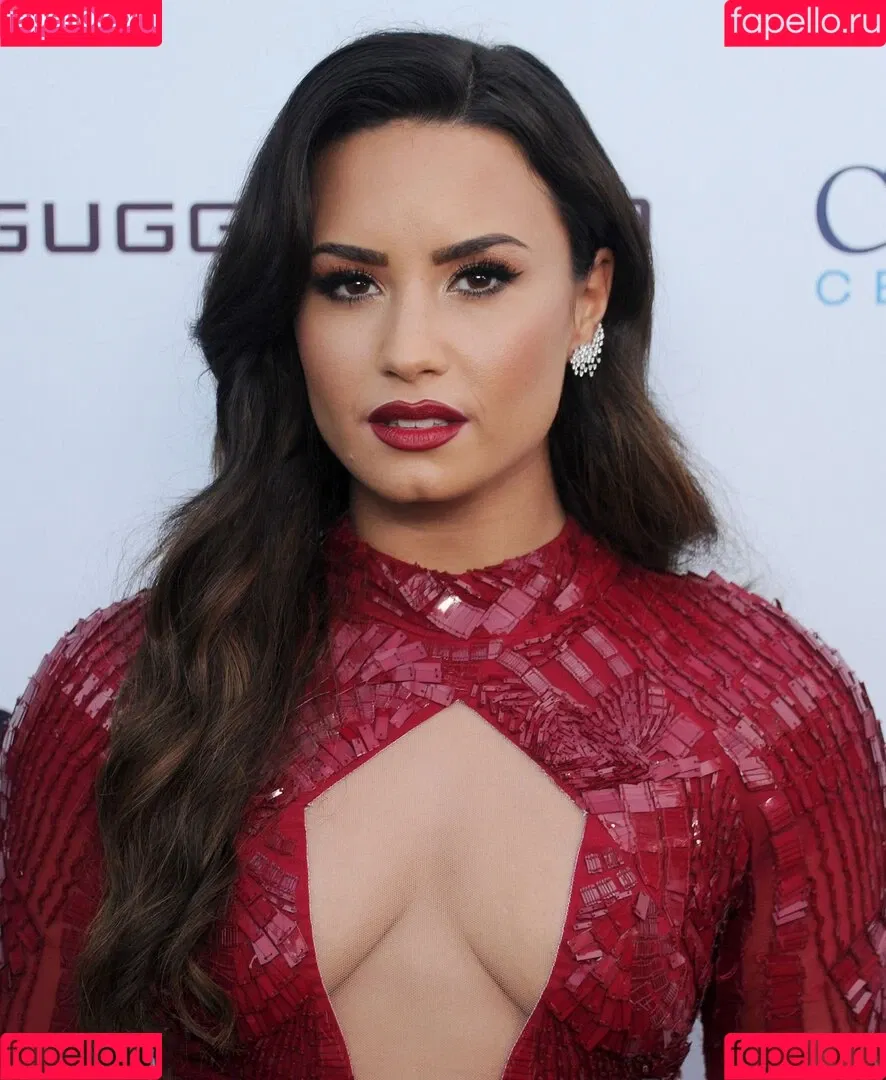 Demi Lovato / ddlovato Onlyfans Photo Gallery 