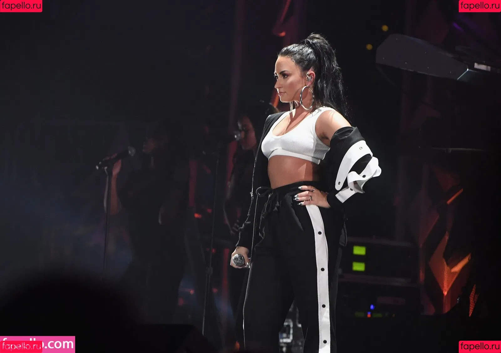 Demi Lovato / ddlovato Onlyfans Photo Gallery 