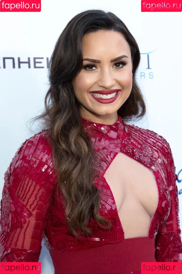 Demi Lovato / ddlovato Onlyfans Photo Gallery 