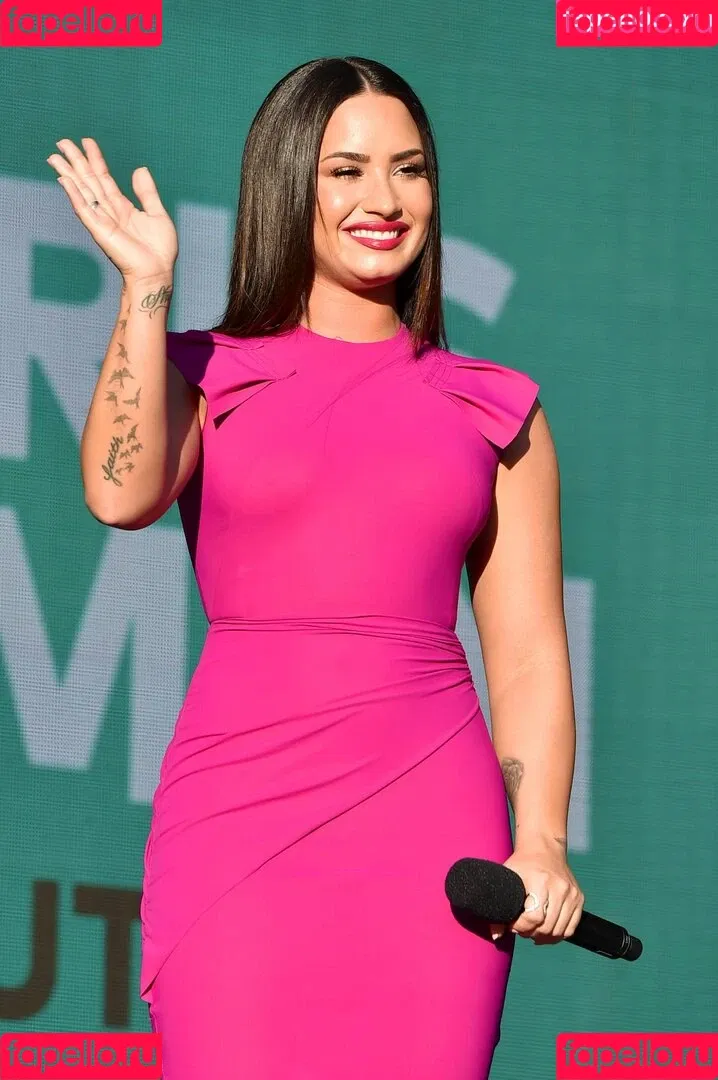 Demi Lovato / ddlovato Onlyfans Photo Gallery 