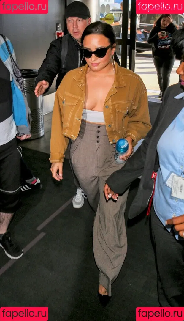 Demi Lovato / ddlovato Onlyfans Photo Gallery 