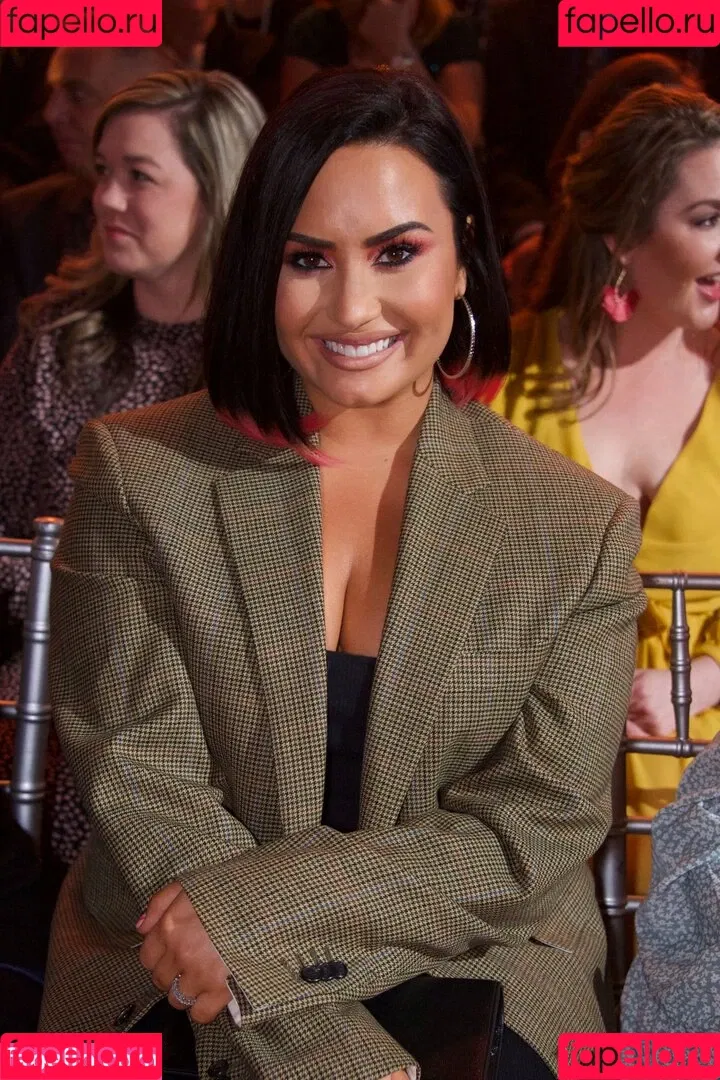 Demi Lovato / ddlovato Onlyfans Photo Gallery 