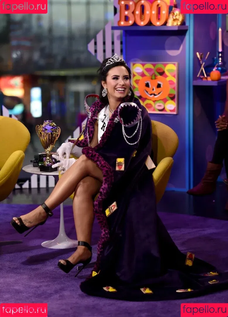 Demi Lovato / ddlovato Onlyfans Photo Gallery 
