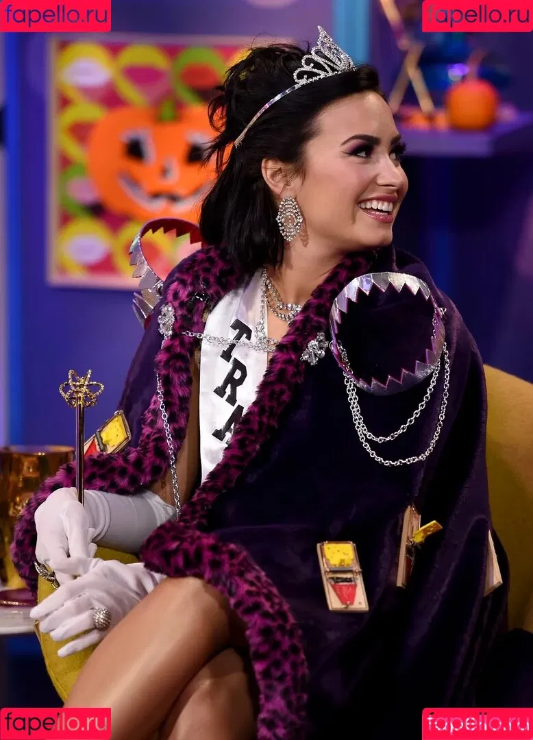 Demi Lovato / ddlovato Onlyfans Photo Gallery 
