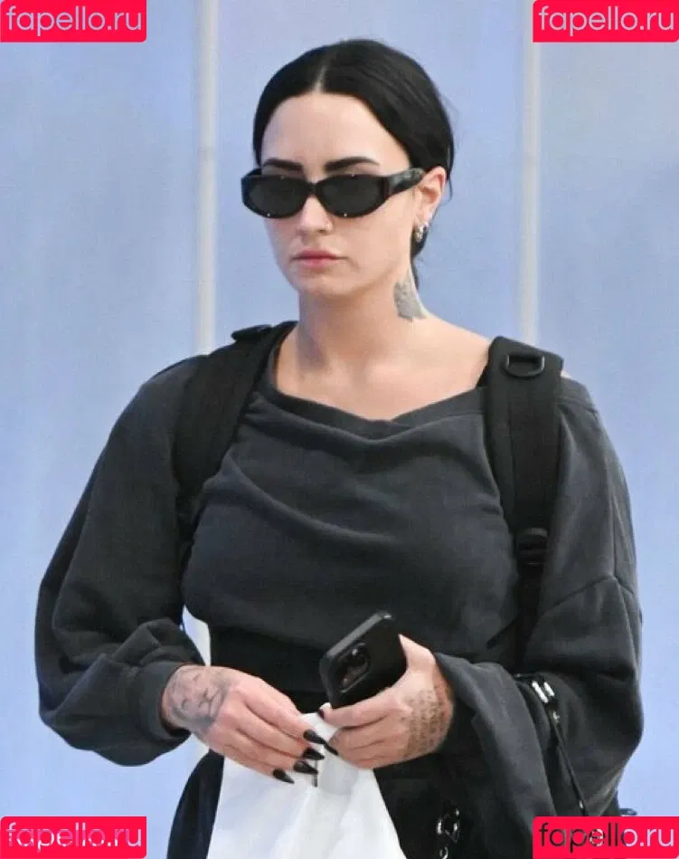 Demi Lovato / ddlovato Onlyfans Photo Gallery 