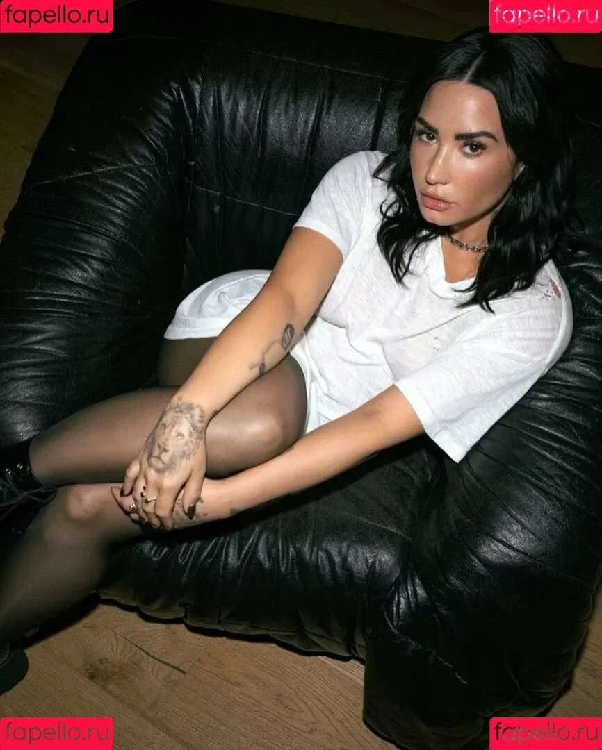 Demi Lovato / ddlovato Onlyfans Photo Gallery 
