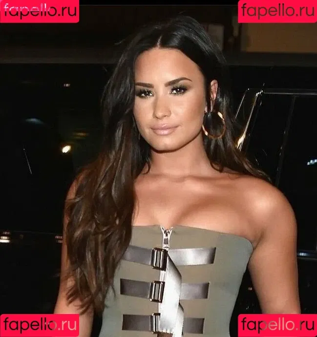 Demi Lovato / ddlovato Onlyfans Photo Gallery 