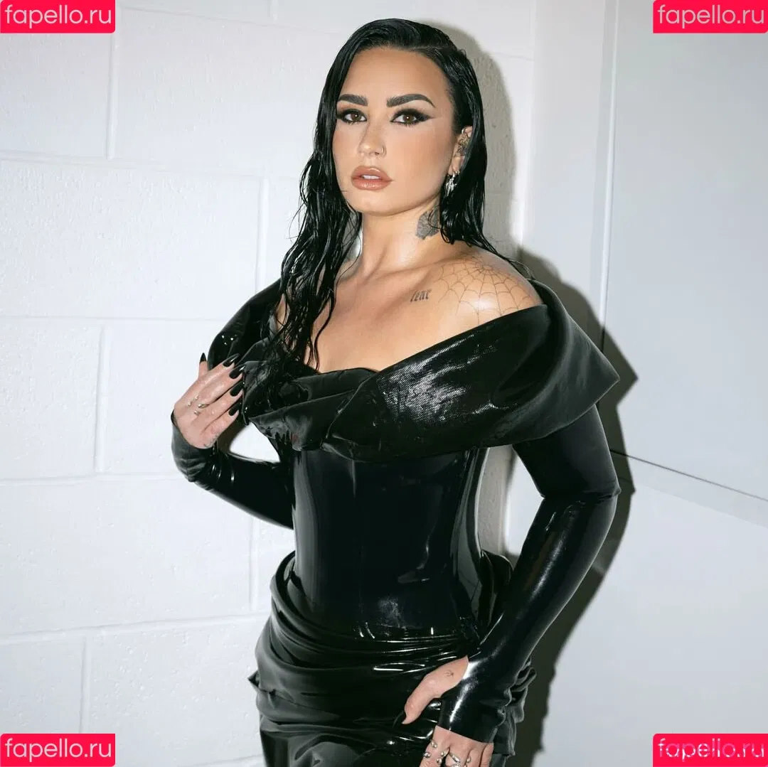 Demi Lovato / ddlovato Onlyfans Photo Gallery 