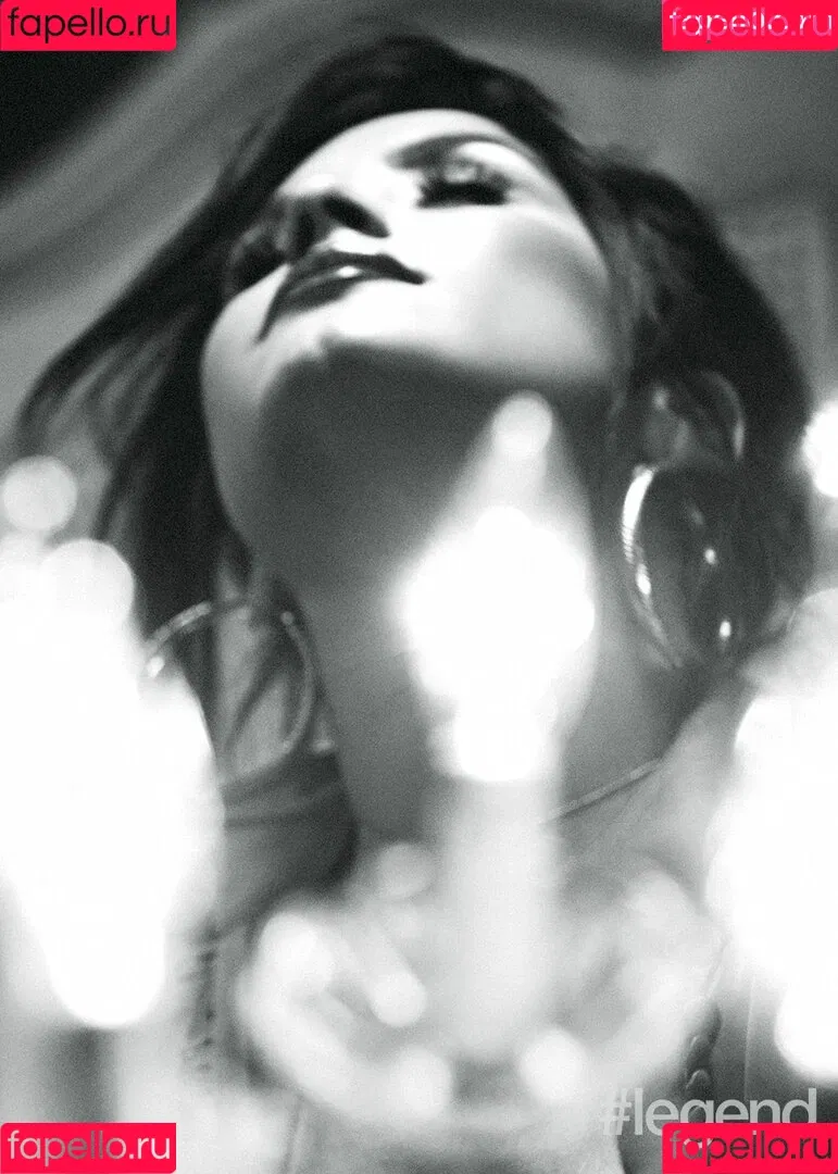 Demi Lovato / ddlovato Onlyfans Photo Gallery 