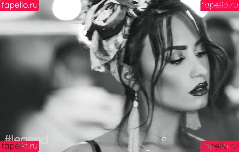 Demi Lovato / ddlovato Onlyfans Photo Gallery 