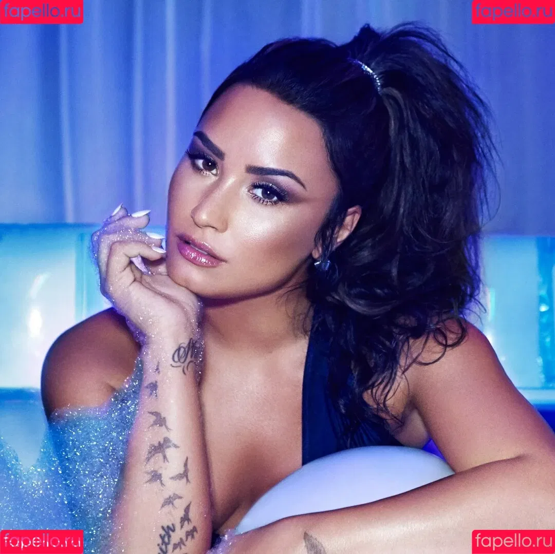 Demi Lovato / ddlovato Onlyfans Photo Gallery 