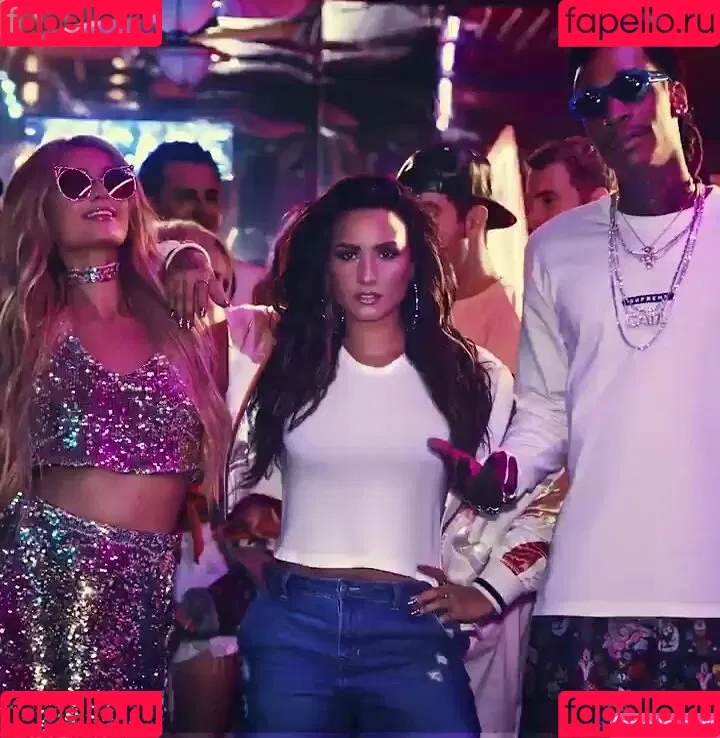 Demi Lovato / ddlovato Onlyfans Photo Gallery 
