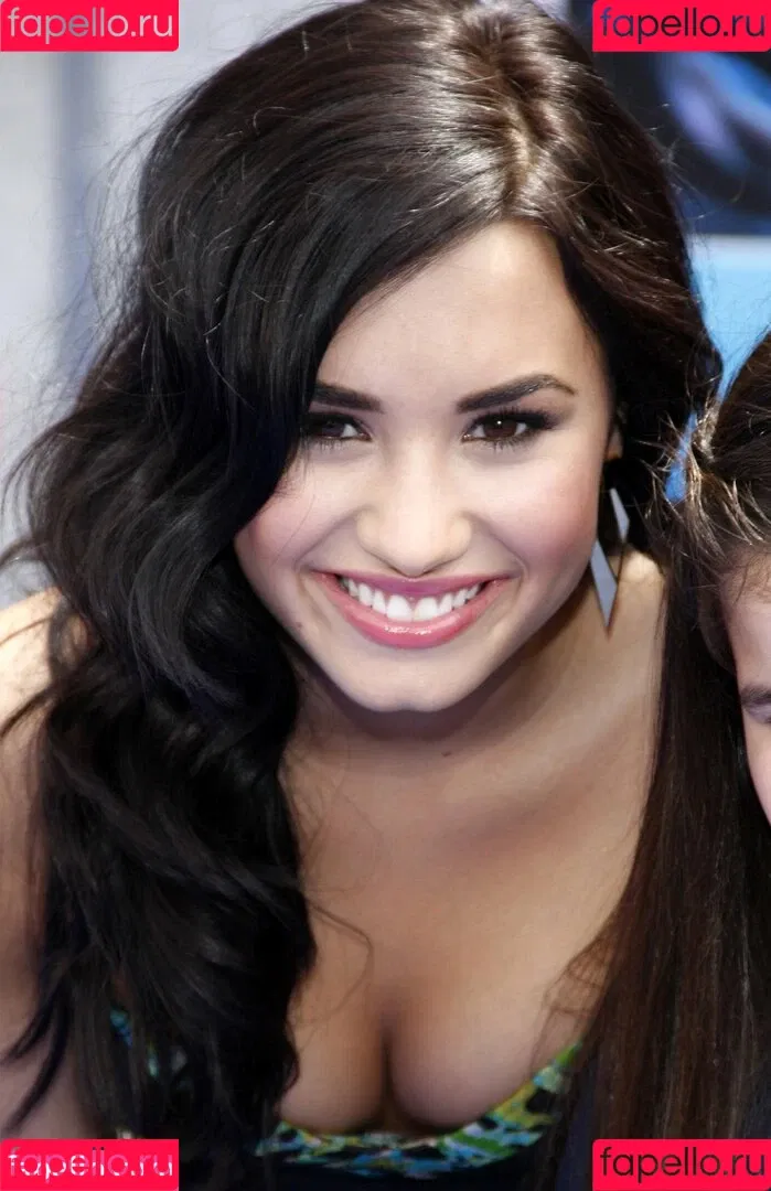 Demi Lovato / ddlovato Onlyfans Photo Gallery 