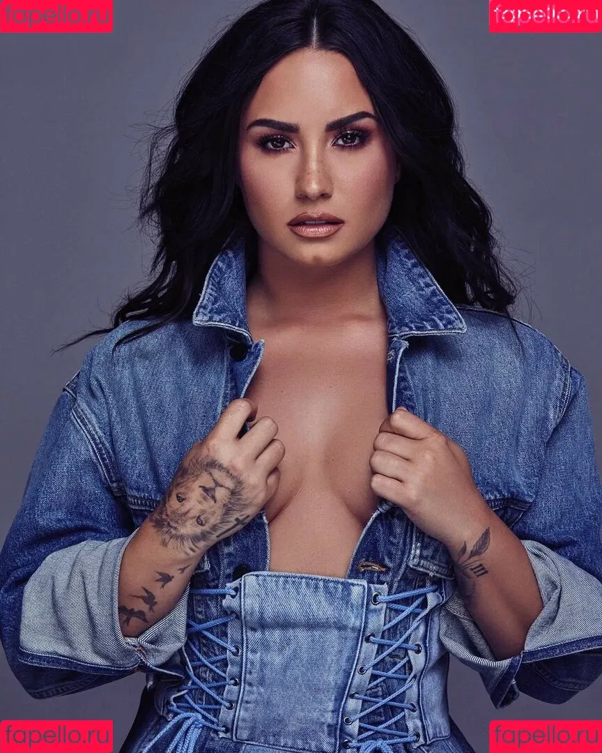 Demi Lovato / ddlovato Onlyfans Photo Gallery 