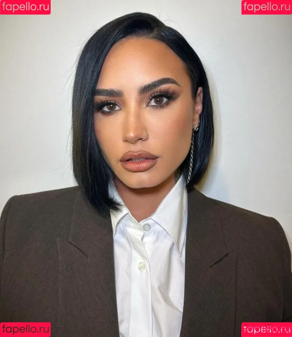 Demi Lovato / ddlovato Onlyfans Photo Gallery 