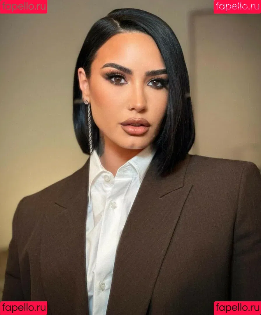 Demi Lovato / ddlovato Onlyfans Photo Gallery 