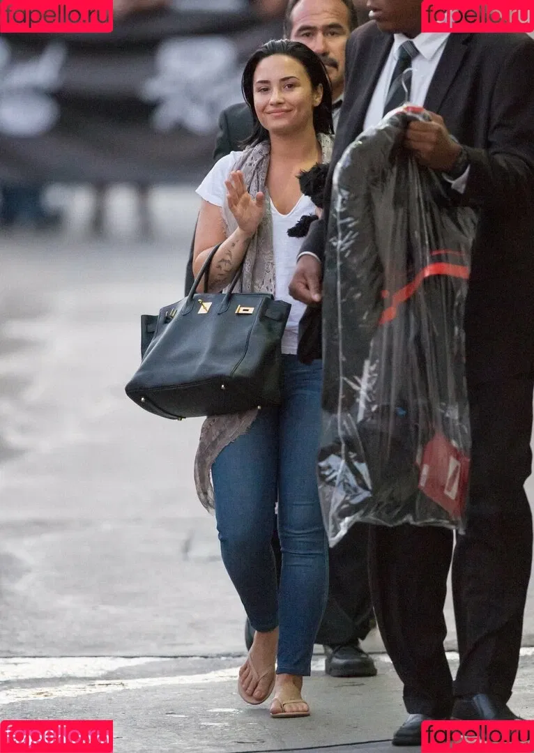 Demi Lovato / ddlovato Onlyfans Photo Gallery 