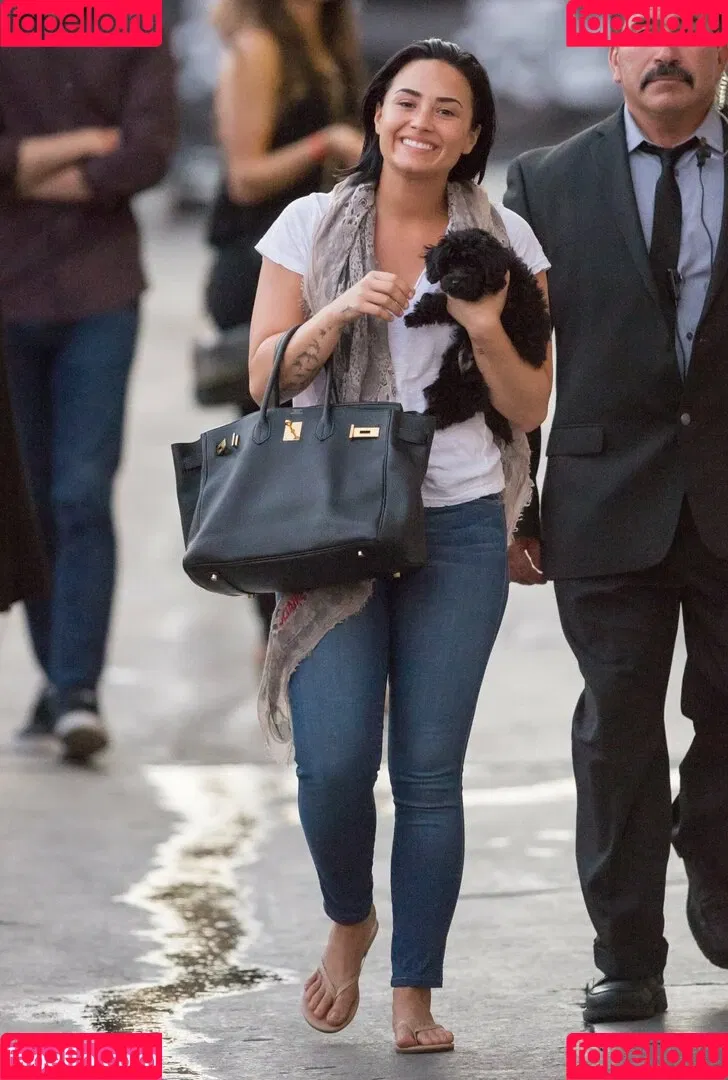 Demi Lovato / ddlovato Onlyfans Photo Gallery 