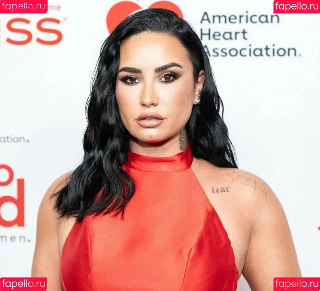 Demi Lovato / ddlovato Onlyfans Photo Gallery 