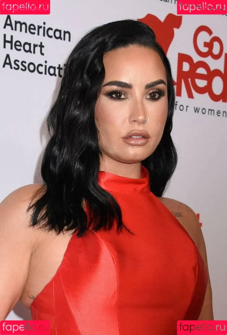 Demi Lovato / ddlovato Onlyfans Photo Gallery 