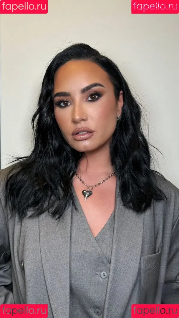 Demi Lovato / ddlovato Onlyfans Photo Gallery 