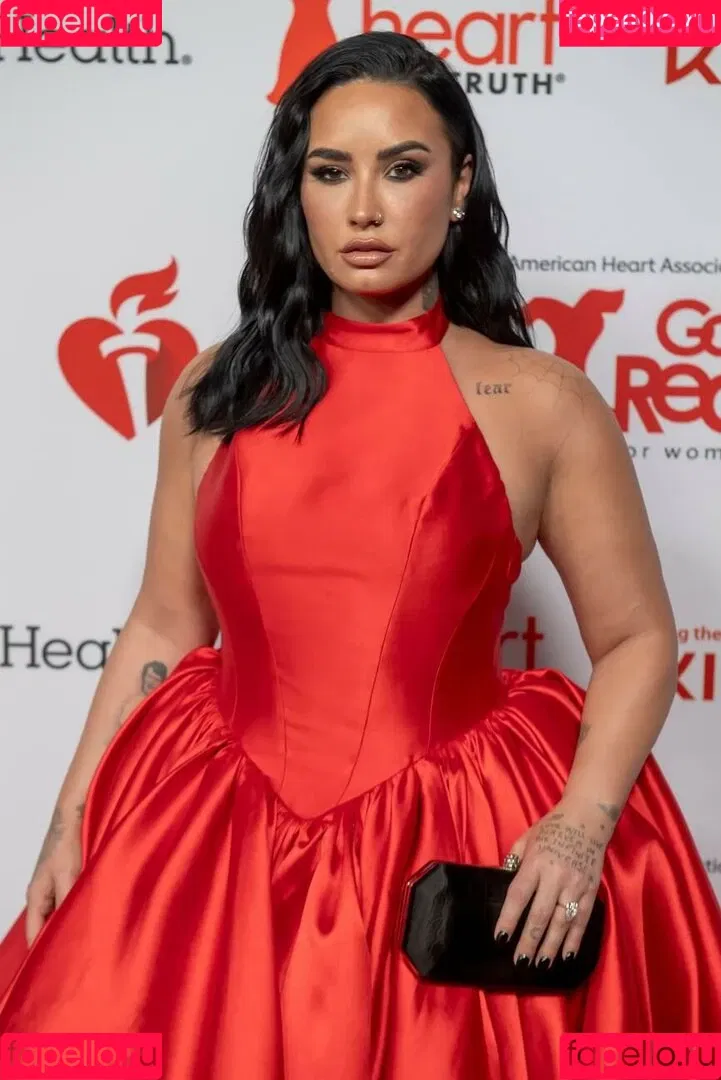 Demi Lovato / ddlovato Onlyfans Photo Gallery 
