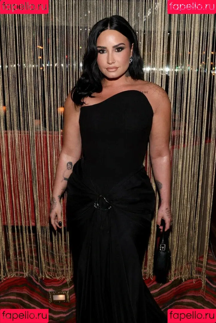 Demi Lovato / ddlovato Onlyfans Photo Gallery 