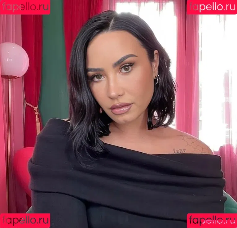 Demi Lovato / ddlovato Onlyfans Photo Gallery 