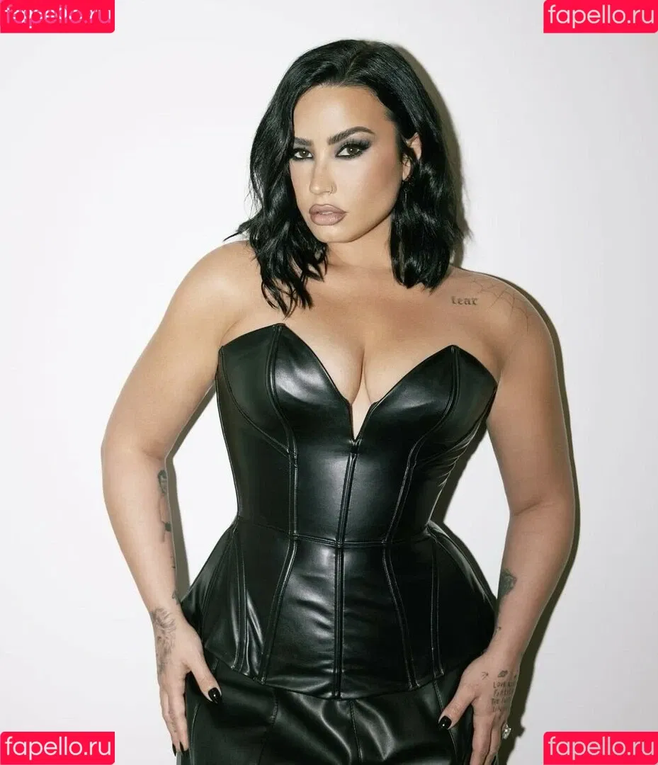 Demi Lovato / ddlovato Onlyfans Photo Gallery 