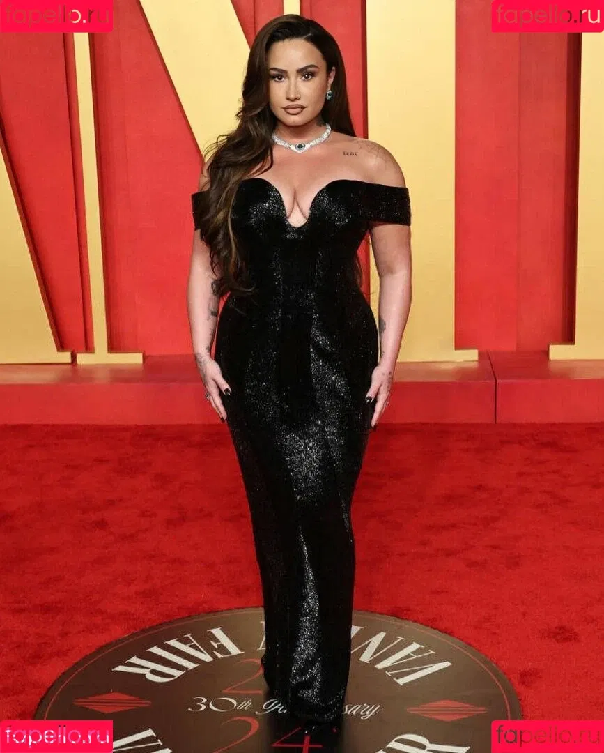 Demi Lovato / ddlovato Onlyfans Photo Gallery 