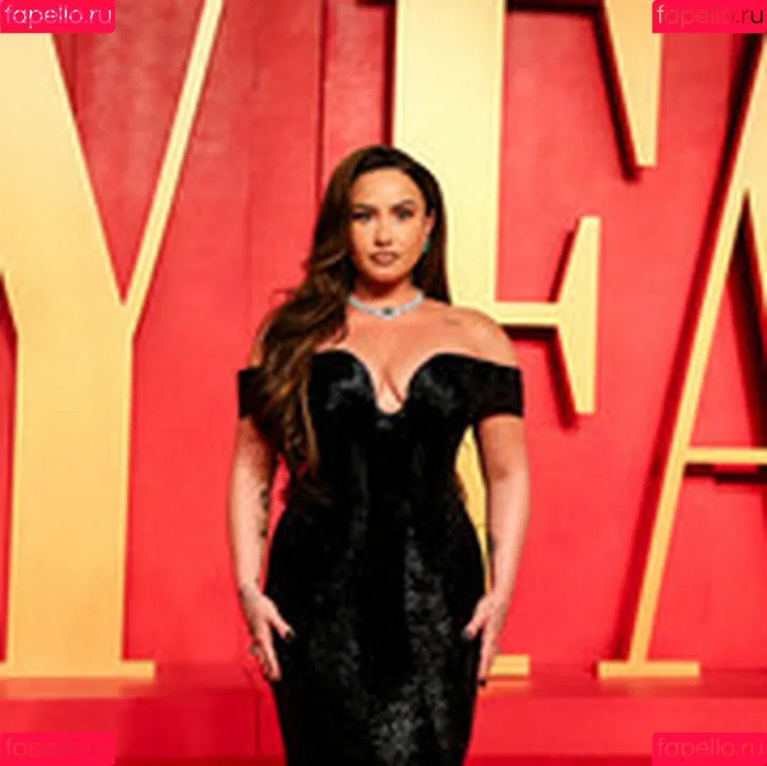 Demi Lovato / ddlovato Onlyfans Photo Gallery 