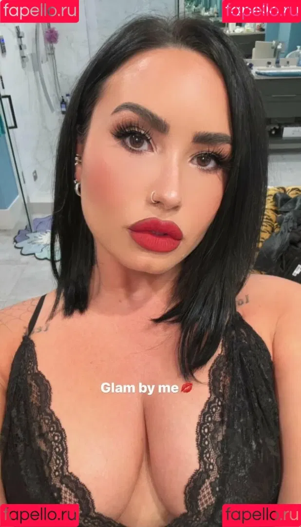 Demi Lovato / ddlovato Onlyfans Photo Gallery 