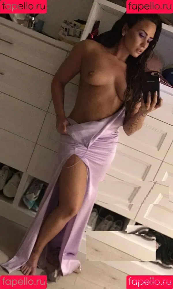 Demi Lovato / ddlovato Onlyfans Photo Gallery 