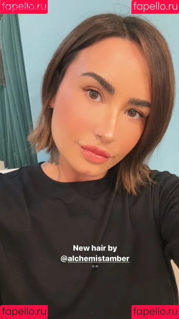 Demi Lovato / ddlovato Onlyfans Photo Gallery 