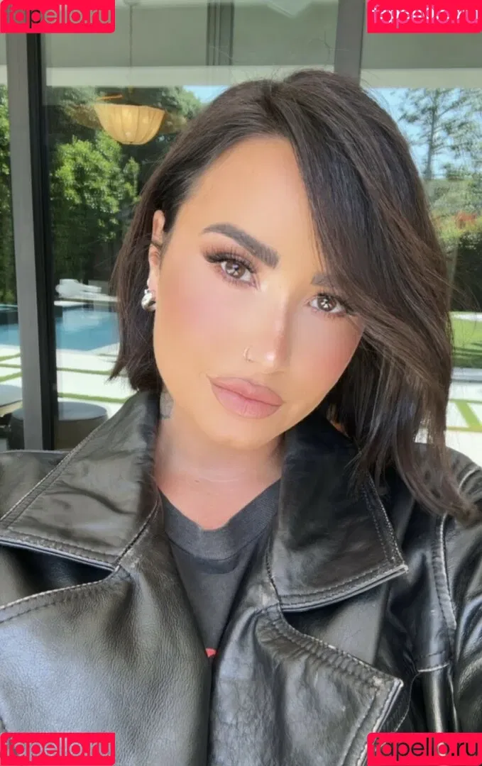 Demi Lovato / ddlovato Onlyfans Photo Gallery 