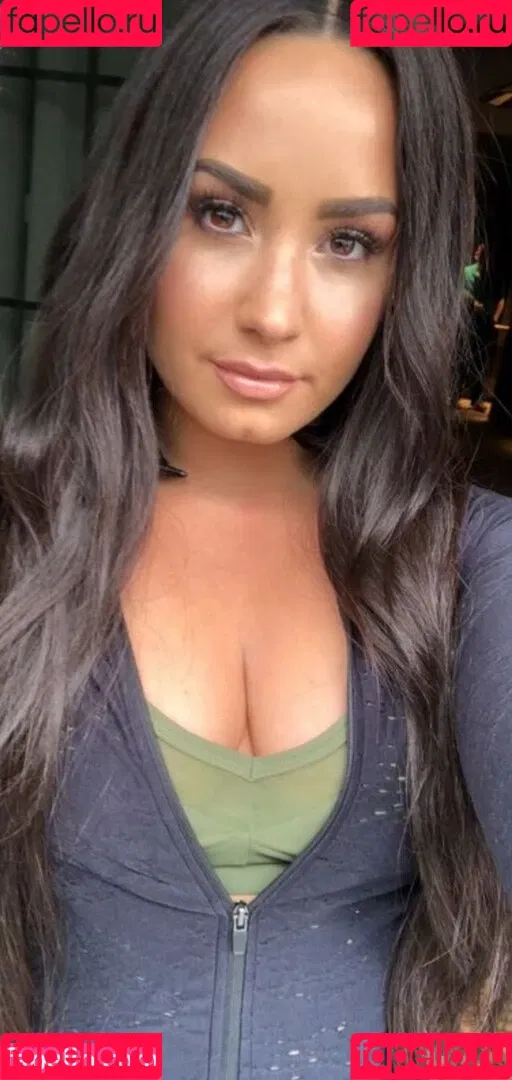 Demi Lovato / ddlovato Onlyfans Photo Gallery 